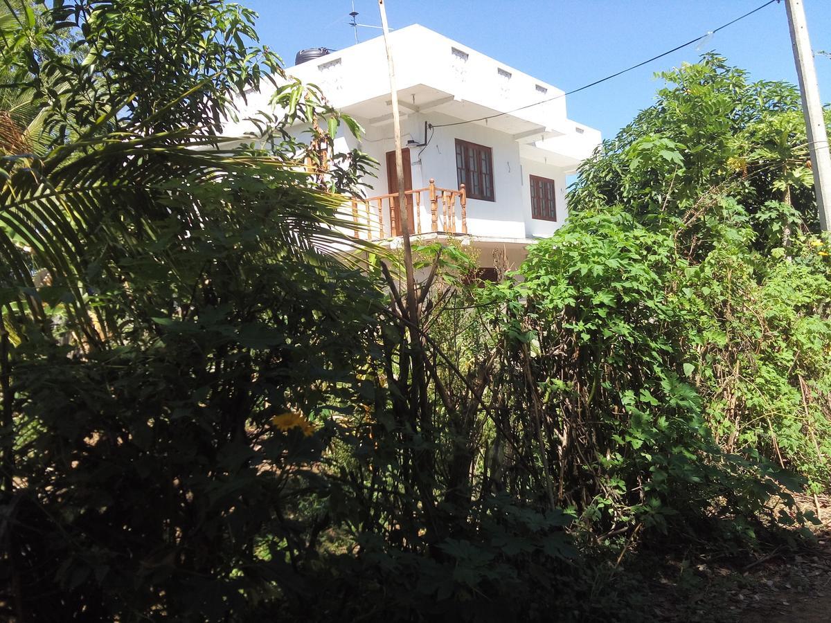Hotel Whitehouse Tissamaharama Exterior foto