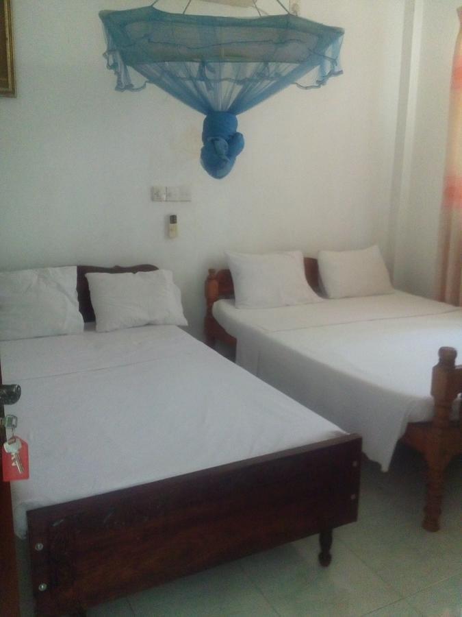 Hotel Whitehouse Tissamaharama Exterior foto